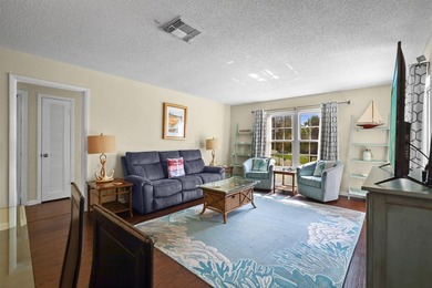 Amazing location - 2nd floor 2 bedroom/2 bath condo conveniently - photo 14