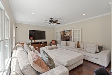 Don't miss this opportunity! Spacious layout, great natural - photo 19