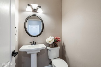 Don't miss this opportunity! Spacious layout, great natural - photo 22