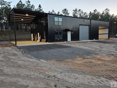 Rare opportunity to own a truly unique, immaculate shop property - photo 3