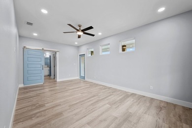 Southern architecture coupled with Texas Coastal vibes. New - photo 26