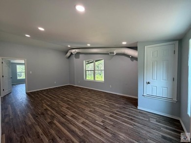 Rare opportunity to own a truly unique, immaculate shop property - photo 9