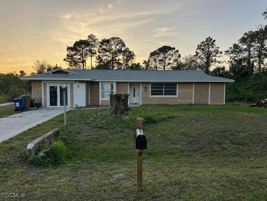 Lehigh Acres Area Home Sale Pending in Lehigh Acres Florida
