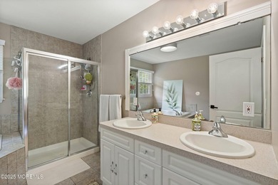 Don't miss this opportunity! Spacious layout, great natural - photo 33