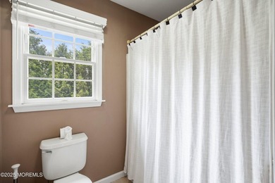 Don't miss this opportunity! Spacious layout, great natural - photo 39