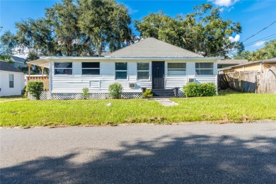 Lake Howard Home Sale Pending in Winter Haven Florida