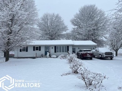 Rathbun Lake Home Sale Pending in Mystic Iowa