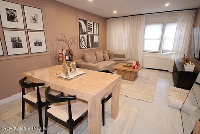 STUNNING THE FOUNTAINS-Clove road Modern sophistication and - photo 12