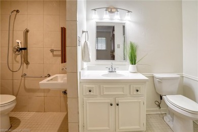Charming 3 bedroom , 3 bath home with a desirable split floor - photo 17