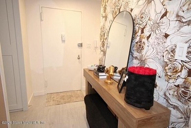 STUNNING THE FOUNTAINS-Clove road Modern sophistication and - photo 20