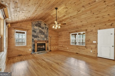 Less than a mile from Carters Lake, this charming mountain