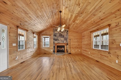 Less than a mile from Carters Lake, this charming mountain