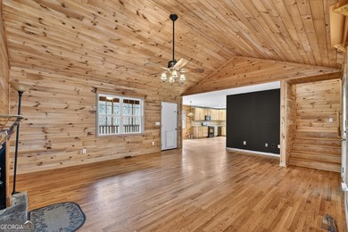 Less than a mile from Carters Lake, this charming mountain