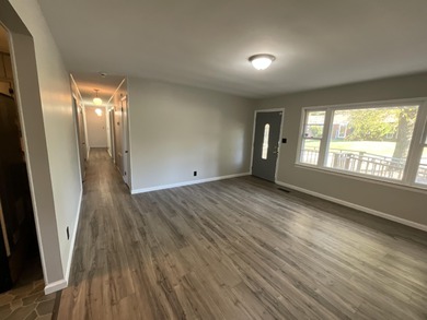 Discover the convenience and opportunity this spacious Somerset