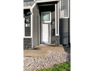 Discover your dream home in this beautifully updated 3-bedroom - photo 2