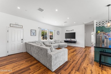 Welcome to this beautifully crafted newer build in Stallion - photo 3