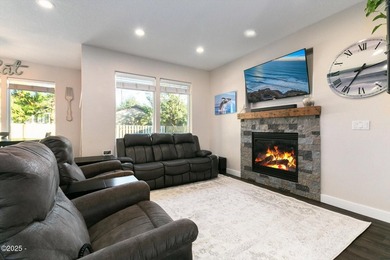 Discover your dream home in this beautifully updated 3-bedroom - photo 6