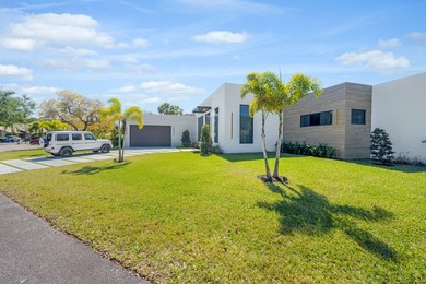 New contemporary estate featuring over 4,500 sf. indoor and - photo 3