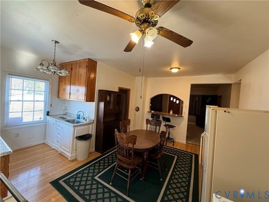 Don't miss your chance to purchase this cozy cottage. Minutes to - photo 5