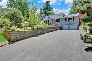 Priced To Sell! Immaculate and charming expanded Cape set on 1.5 - photo 3