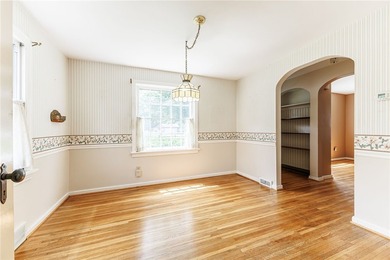Great opportunity in Greece! This classic 3-bedroom, 1-bath home - photo 11