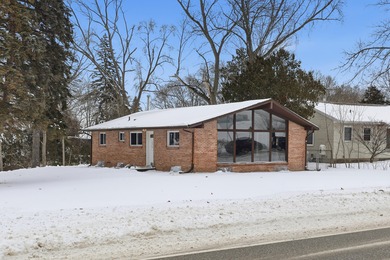 Muskegon River Home For Sale in Big Rapids Michigan