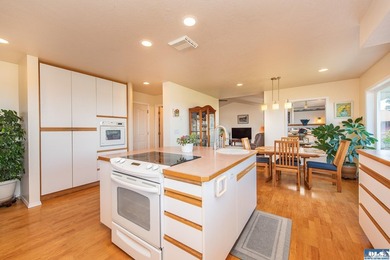 Back on the market - no fault of the seller - buyer's financing - photo 18
