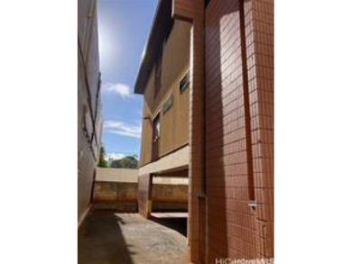 Must see property ! Right off the H-1 freeway Exit 23 Punahou - photo 23