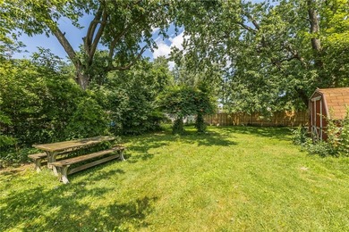 Great opportunity in Greece! This classic 3-bedroom, 1-bath home - photo 26