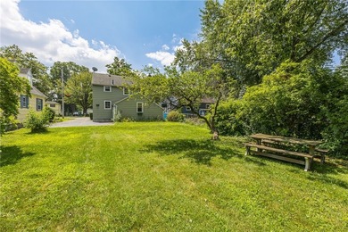 Great opportunity in Greece! This classic 3-bedroom, 1-bath home - photo 30
