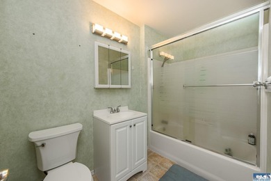 Back on the market - no fault of the seller - buyer's financing - photo 33