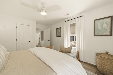 Welcome to this stunning lakefront home in the gated community - photo 34