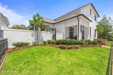 Stunning custom-built modern home, just three years old - photo 3