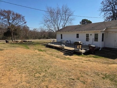 This 3BD/1BA home has been in the same family since 1956, has - photo 7