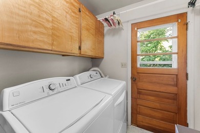 3 bedroom 1 1/2 bath brick rancher with attached carport and - photo 13