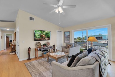 A beautifully kept home with amazing views of the Gulf, and easy - photo 26