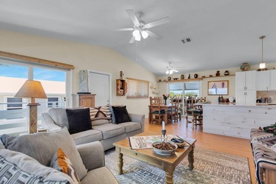 A beautifully kept home with amazing views of the Gulf, and easy - photo 28