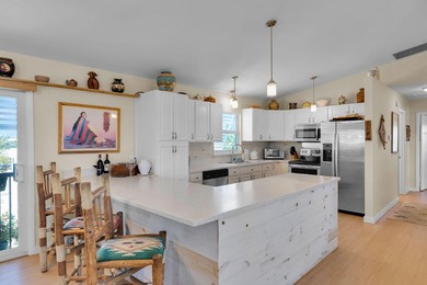 A beautifully kept home with amazing views of the Gulf, and easy - photo 30