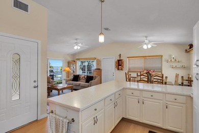 A beautifully kept home with amazing views of the Gulf, and easy - photo 32