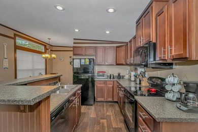 This very open and spacious 3 Bedroom, 2 Bath beach house is - photo 4