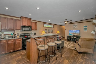 This very open and spacious 3 Bedroom, 2 Bath beach house is - photo 6