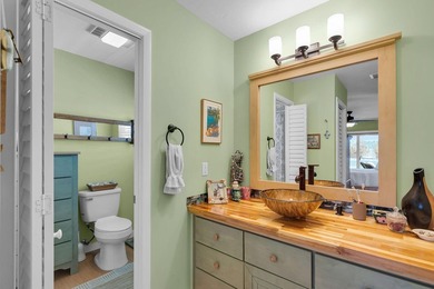 A beautifully kept home with amazing views of the Gulf, and easy - photo 36