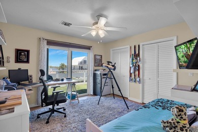 A beautifully kept home with amazing views of the Gulf, and easy - photo 38