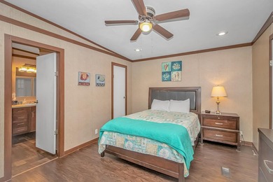 This very open and spacious 3 Bedroom, 2 Bath beach house is - photo 9