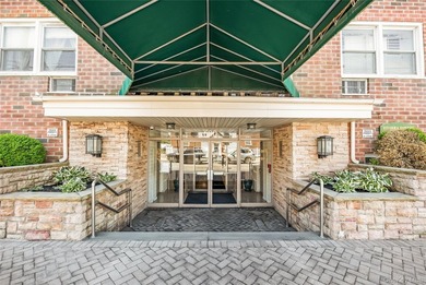 Come and live the beach life. This Junior 4 corner unit offers - photo 2