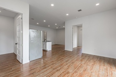 Additional listing photo 4