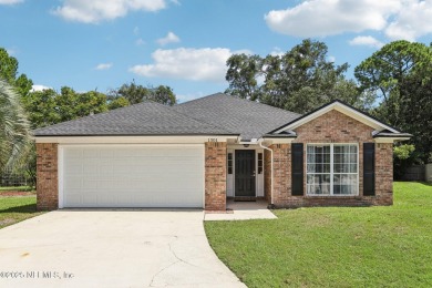 Lake Home For Sale in Fleming Island, Florida