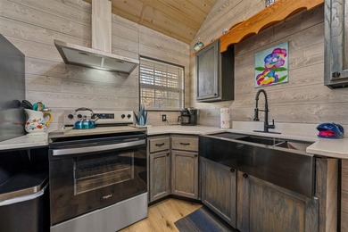Lakeview Cottage in Whiskey Bay on Lake Malone! 2 lots! - photo 16
