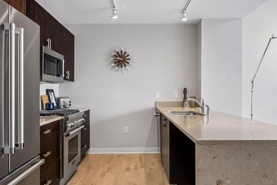 Refined urban living in one of the most coveted boutique - photo 17