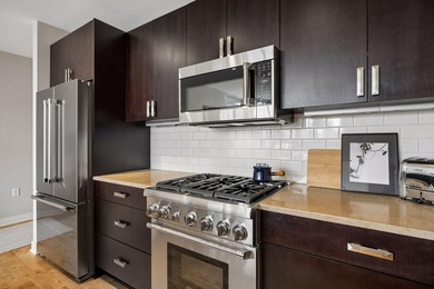 Refined urban living in one of the most coveted boutique - photo 20